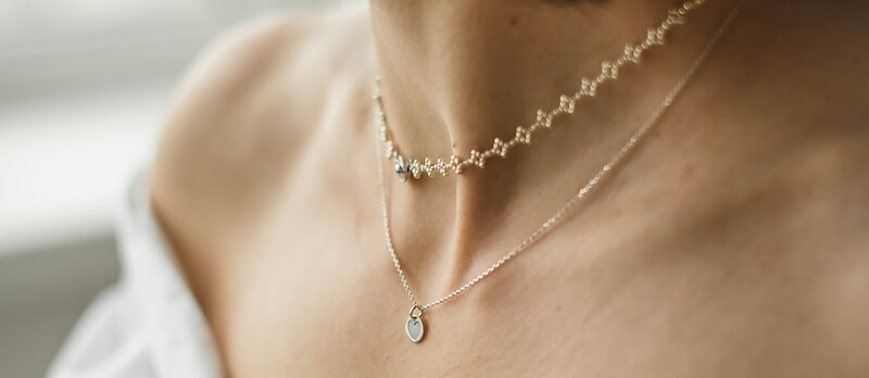 ジュエリーネックレス