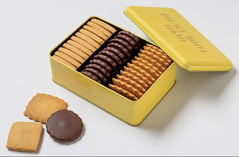 レ トロワ サブレ缶